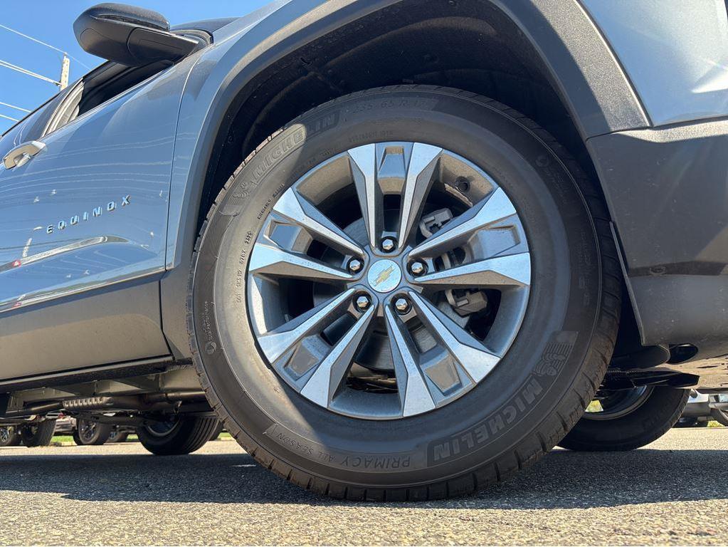 new 2026 Chevrolet Equinox car, priced at $32,815