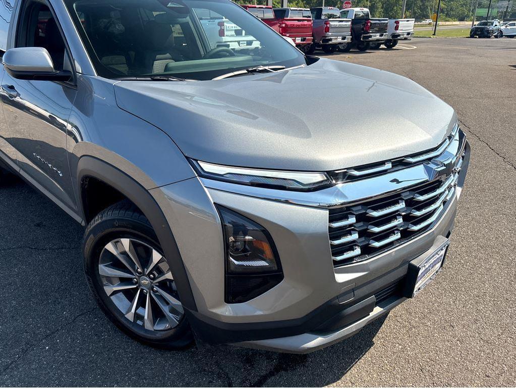 new 2026 Chevrolet Equinox car, priced at $32,320