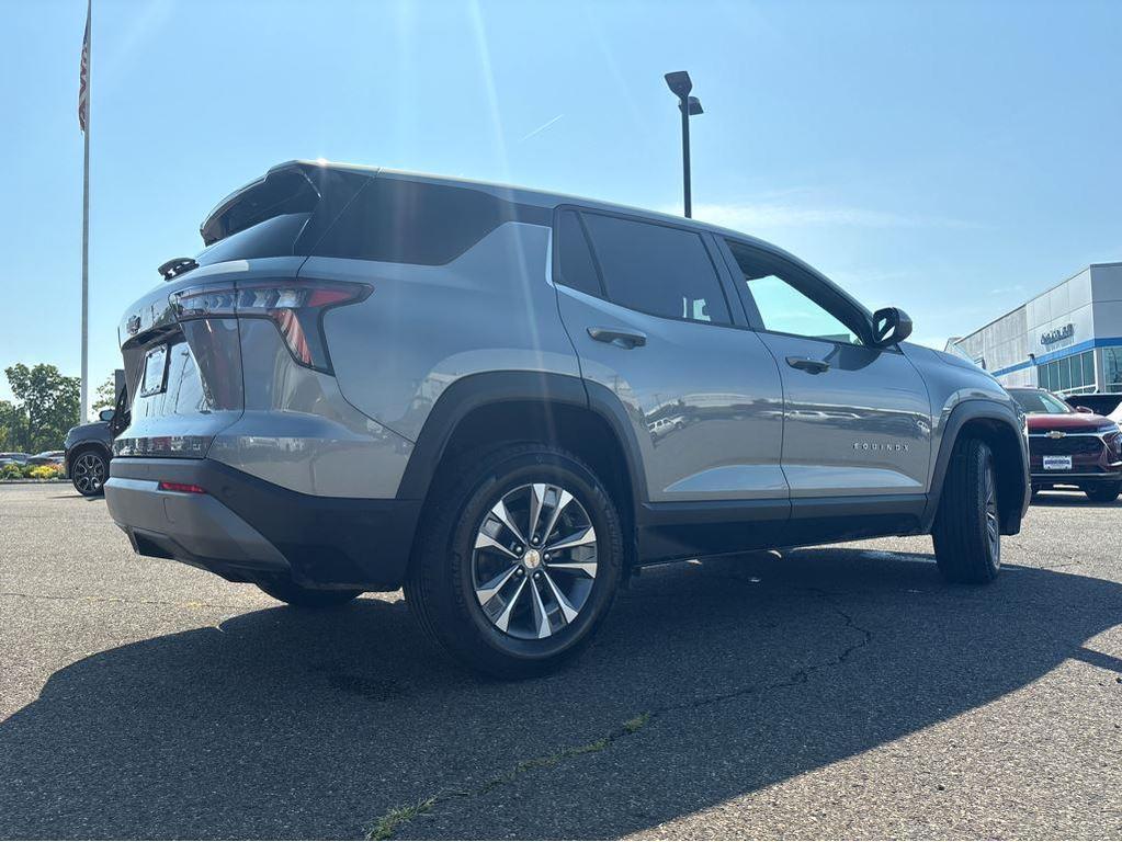 new 2026 Chevrolet Equinox car, priced at $32,320