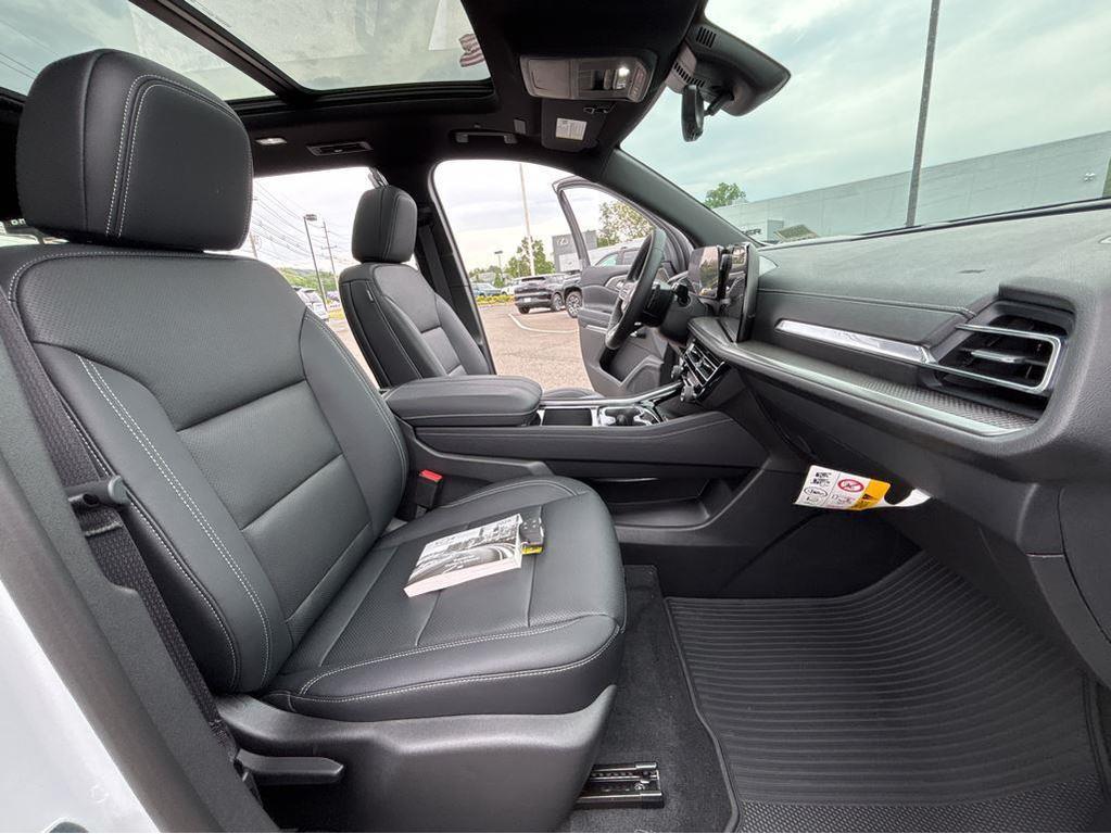 new 2026 Chevrolet Traverse car, priced at $49,789