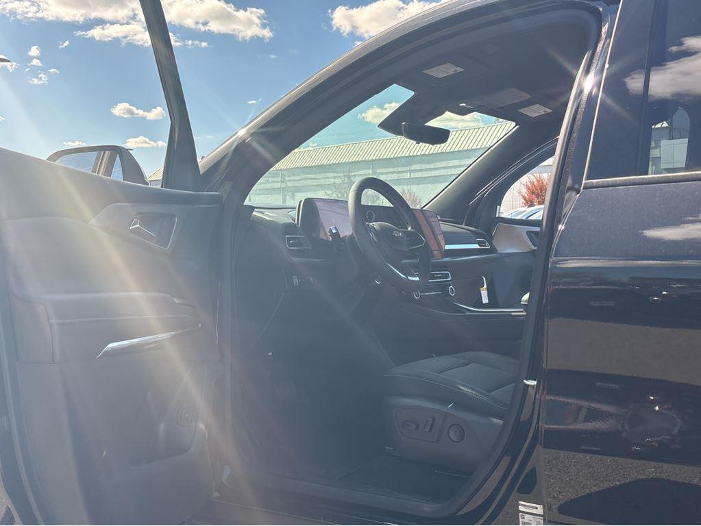 new 2026 Chevrolet Traverse car, priced at $47,215