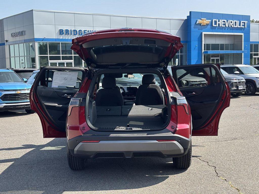 new 2026 Chevrolet Equinox car, priced at $33,310