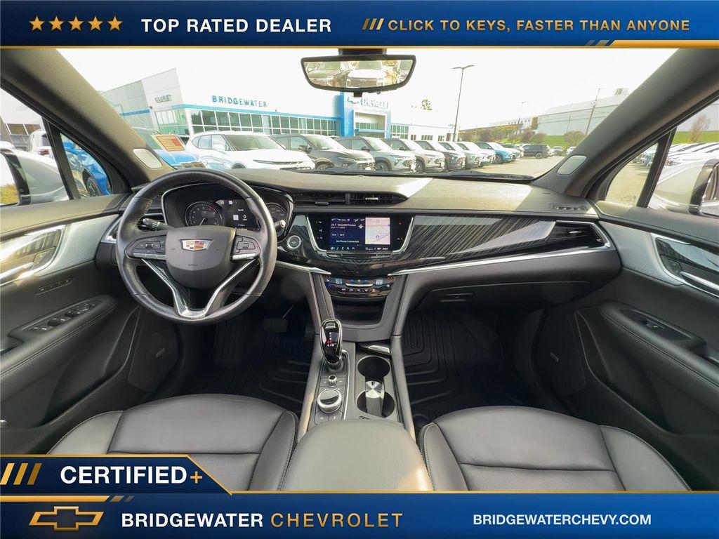used 2024 Cadillac XT6 car, priced at $41,901