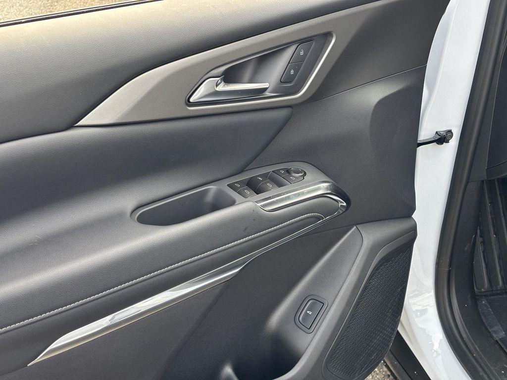 new 2026 Chevrolet Traverse car, priced at $52,160