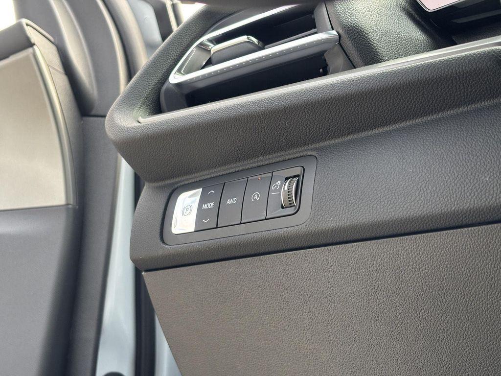 new 2026 Chevrolet Traverse car, priced at $52,160