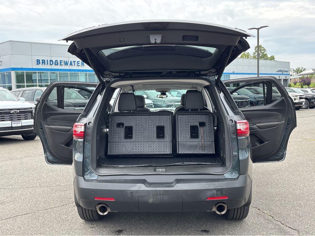 used 2020 Chevrolet Traverse car, priced at $26,204