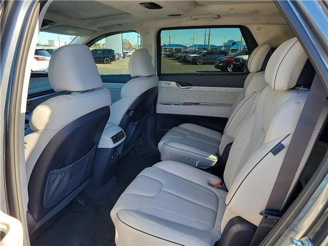 used 2025 Hyundai Palisade car, priced at $43,995