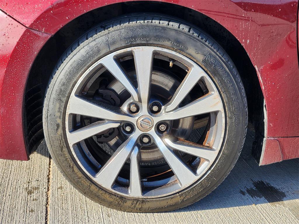 used 2016 Nissan Maxima car, priced at $13,995