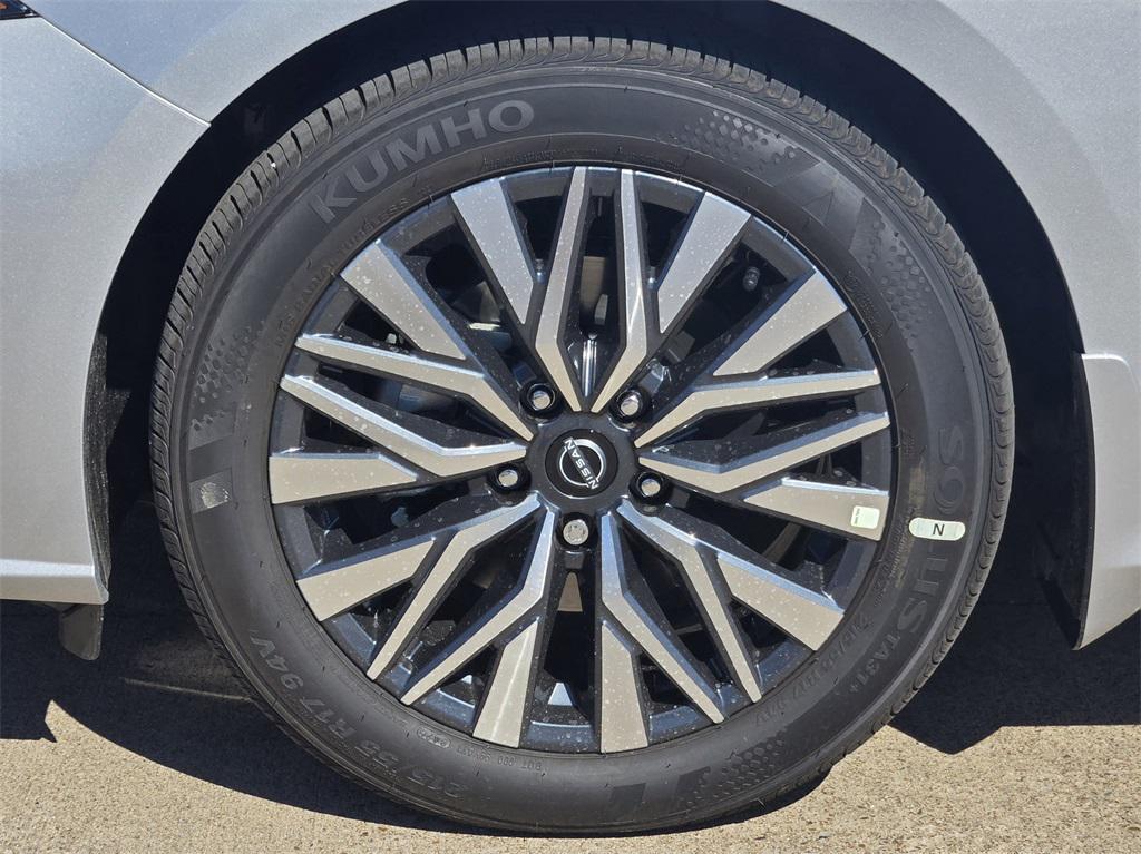 new 2025 Nissan Altima car, priced at $25,804