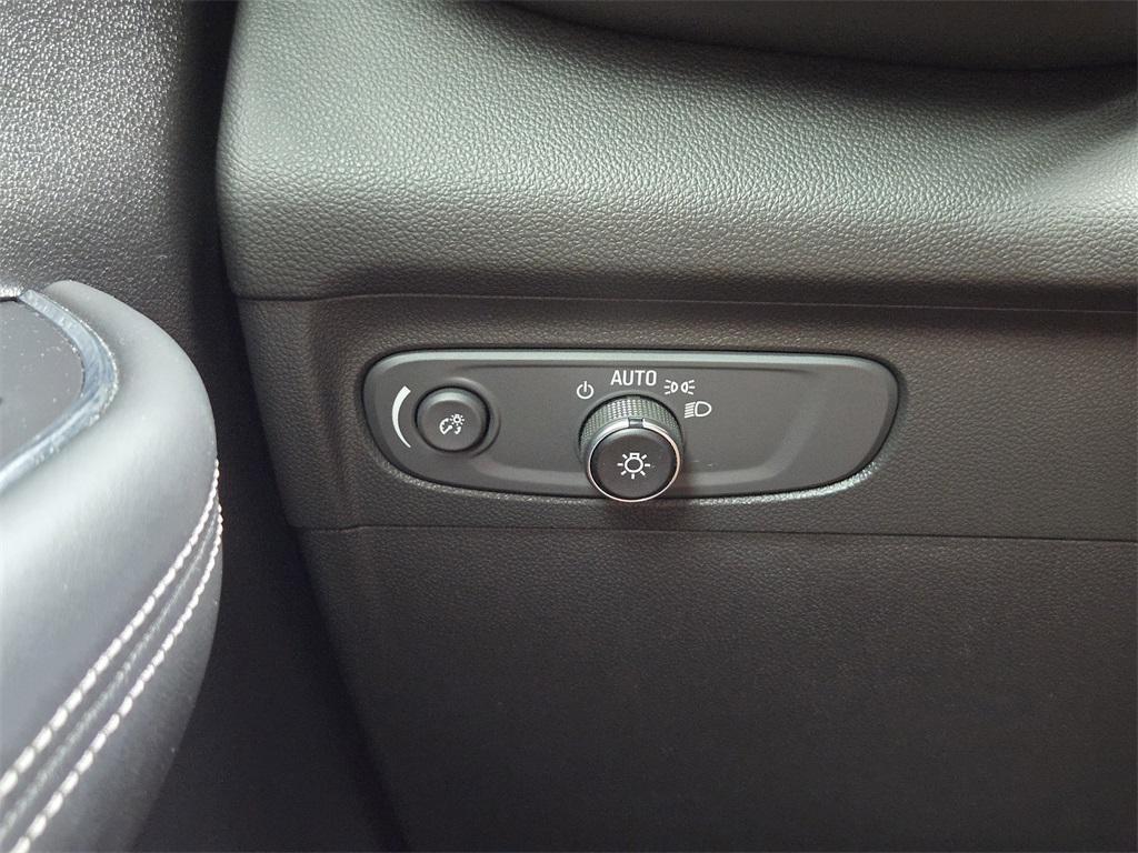 used 2023 Buick Envision car, priced at $28,626