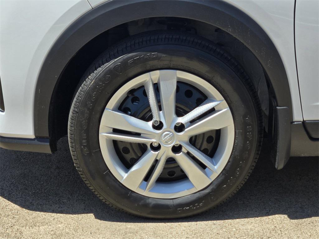 new 2025 Nissan Kicks car, priced at $19,268