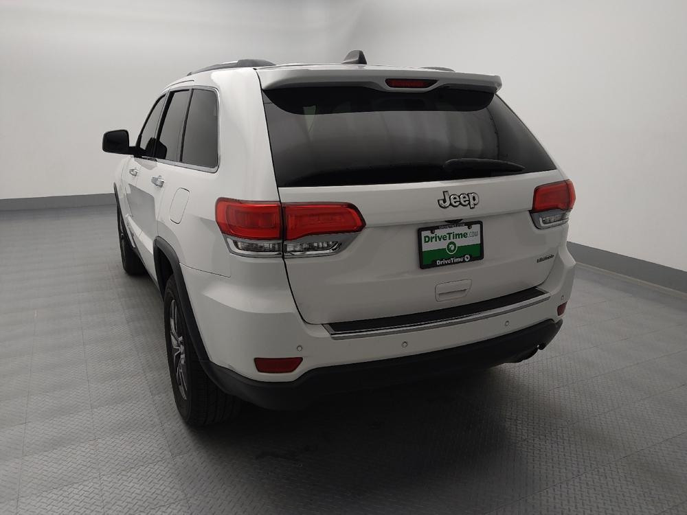 used 2018 Jeep Grand Cherokee car, priced at $15,395