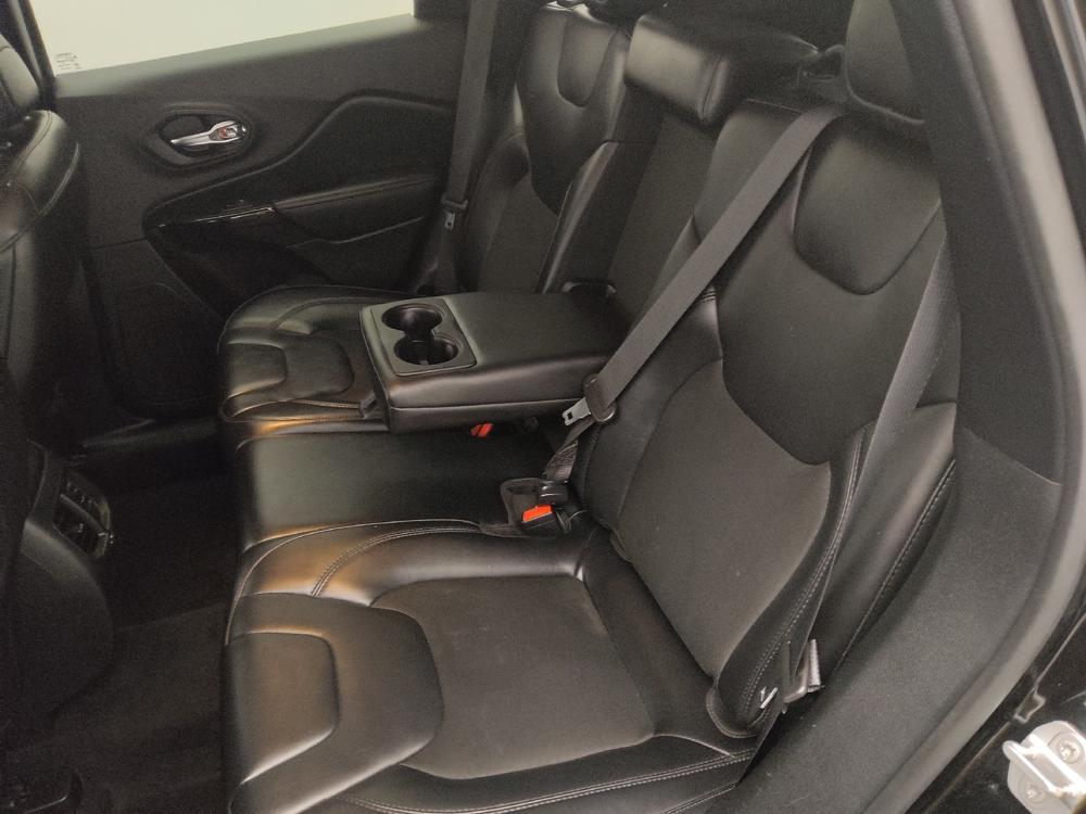 used 2020 Jeep Cherokee car, priced at $15,895