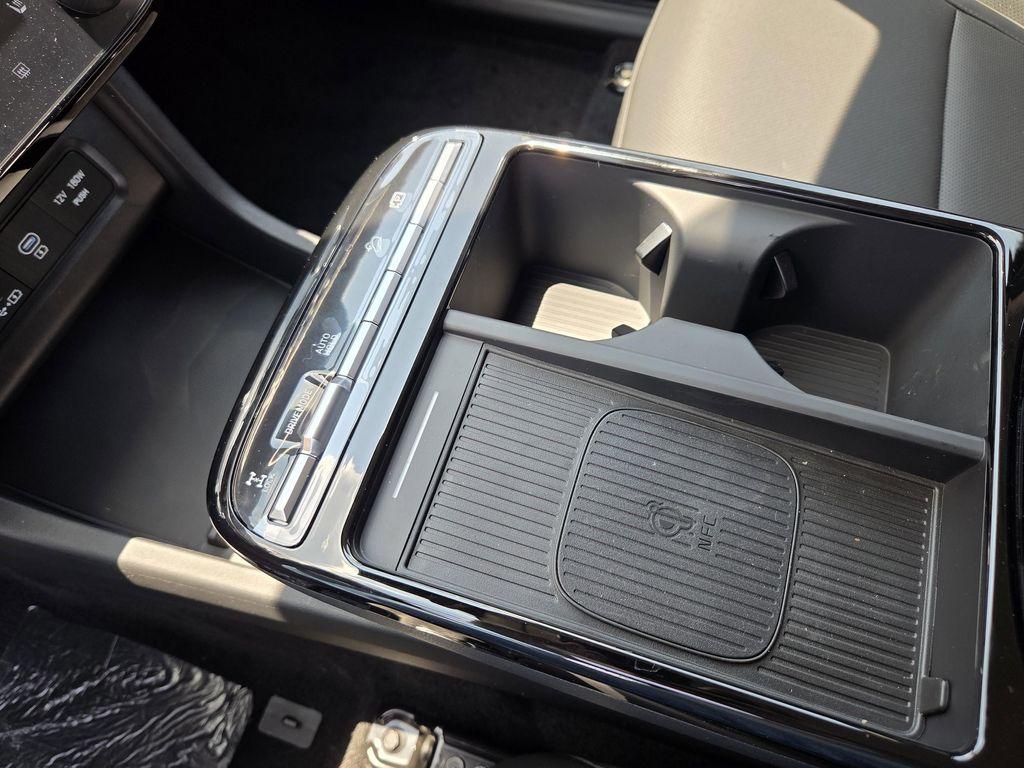 new 2025 Hyundai TUCSON Hybrid car, priced at $37,960