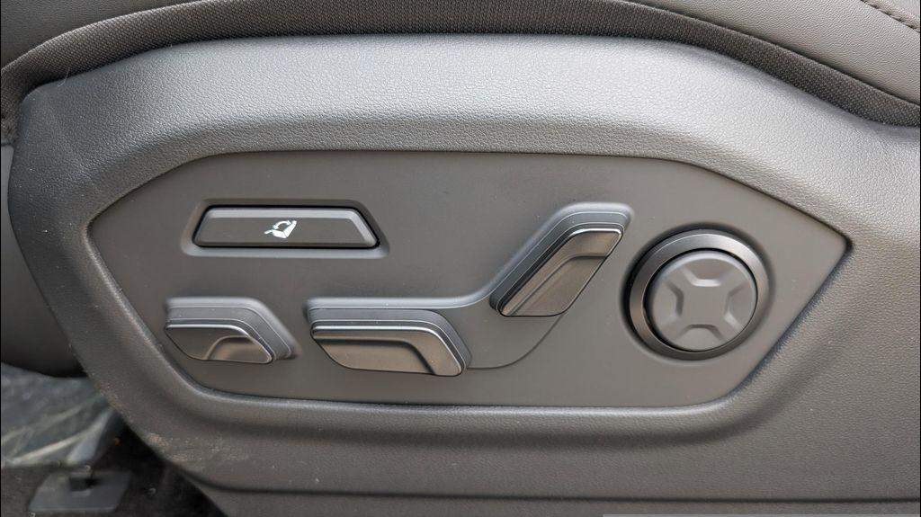 new 2026 Hyundai SANTA FE HEV car, priced at $53,285