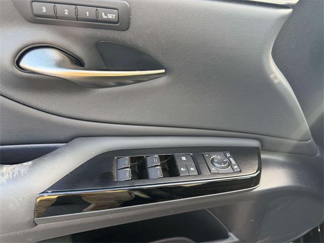 used 2023 Lexus ES 350 car, priced at $33,500