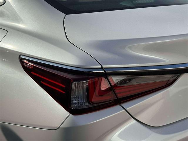 used 2023 Lexus ES 350 car, priced at $39,000