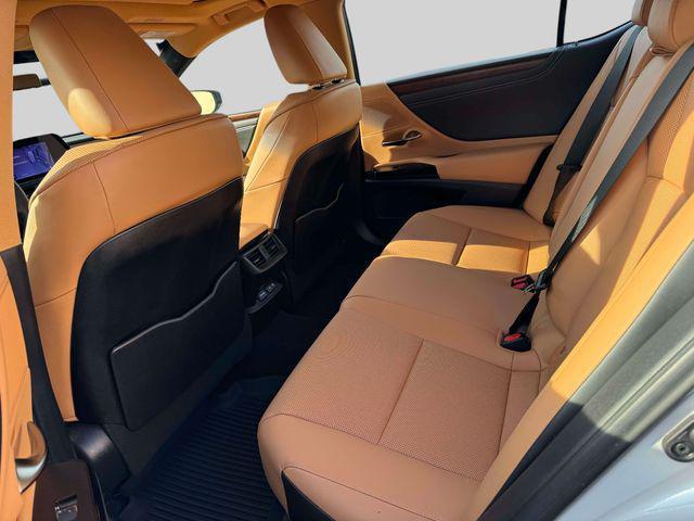 used 2023 Lexus ES 350 car, priced at $35,000
