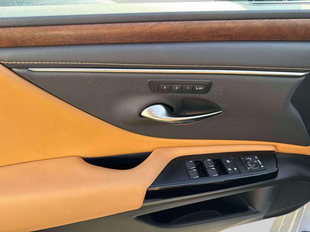 used 2023 Lexus ES 350 car, priced at $35,000