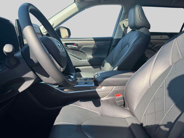 used 2025 Toyota Highlander Hybrid car, priced at $55,175