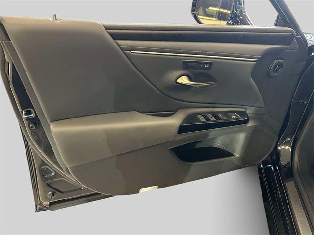used 2024 Lexus ES 250 car, priced at $40,500