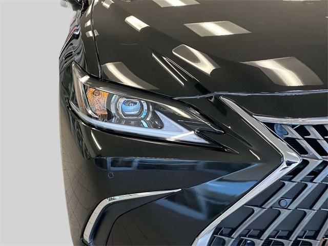 used 2024 Lexus ES 250 car, priced at $40,500