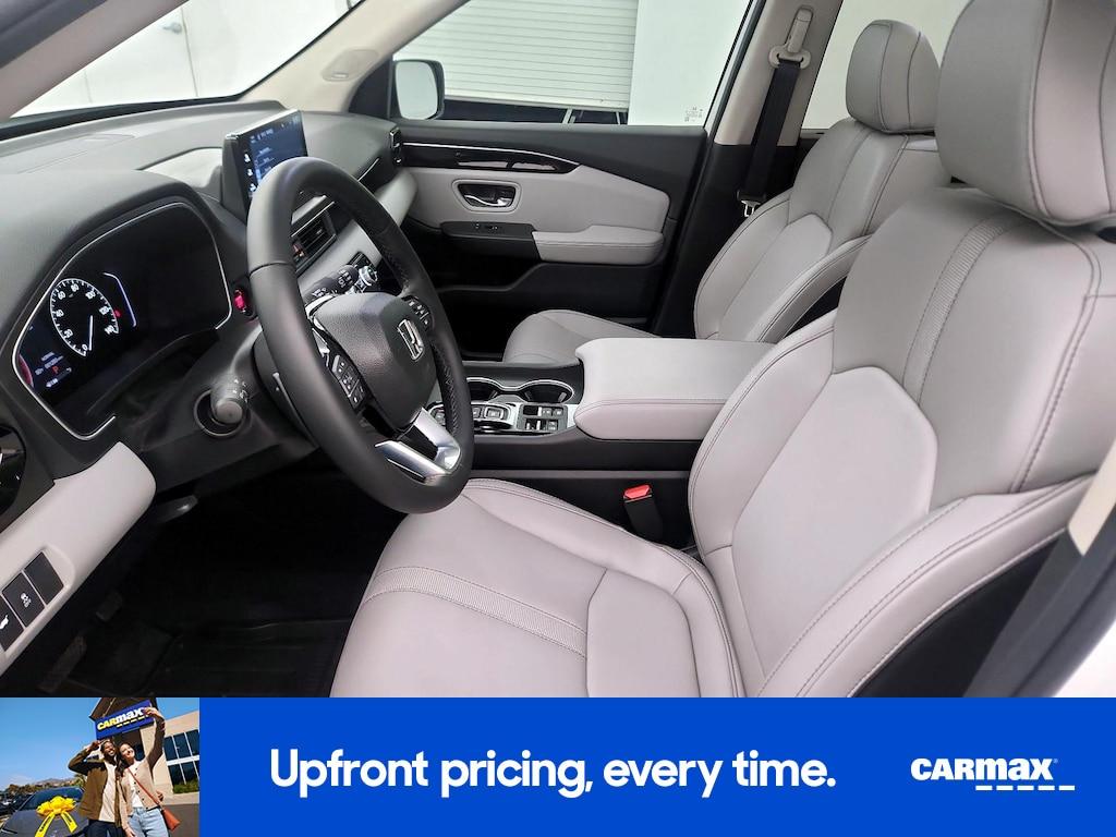used 2025 Honda Pilot car, priced at $50,998