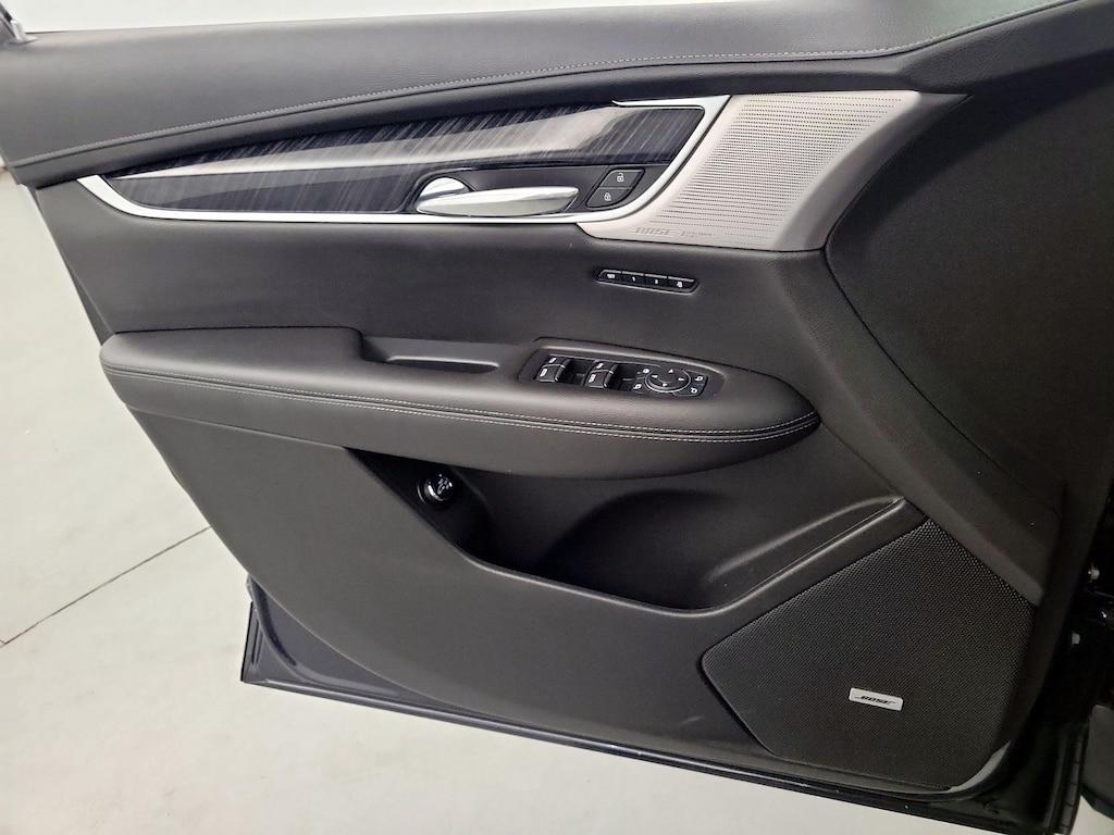 used 2022 Cadillac XT6 car, priced at $33,998