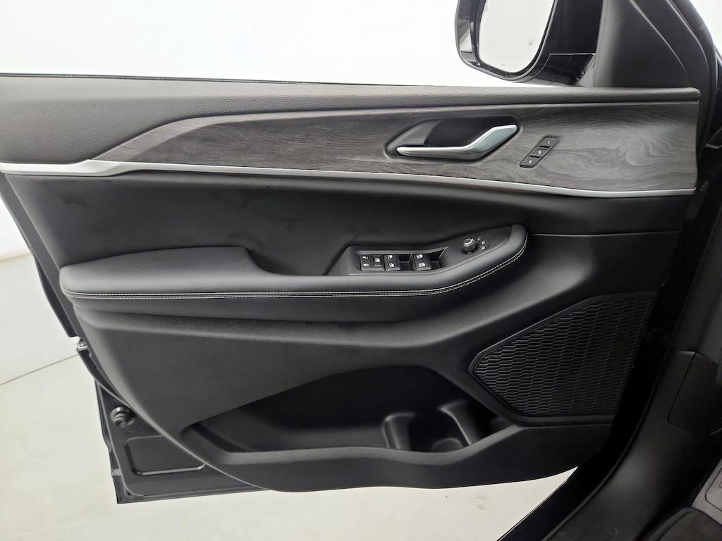 used 2023 Jeep Grand Cherokee car, priced at $28,998