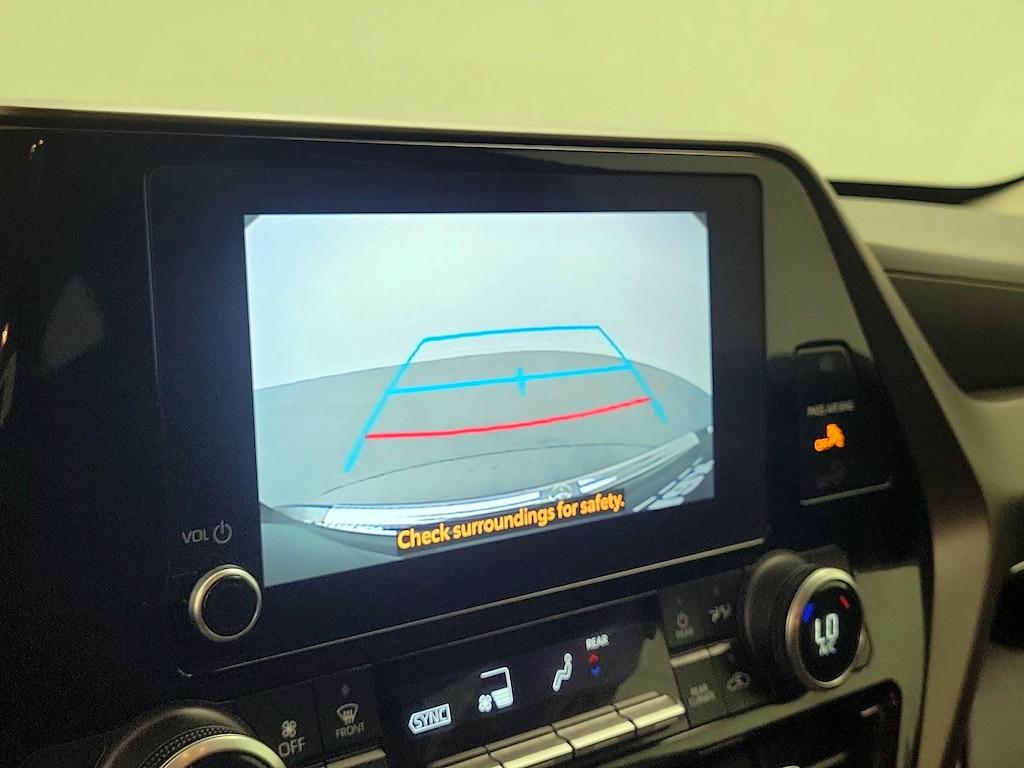 used 2023 Toyota Highlander car, priced at $34,998