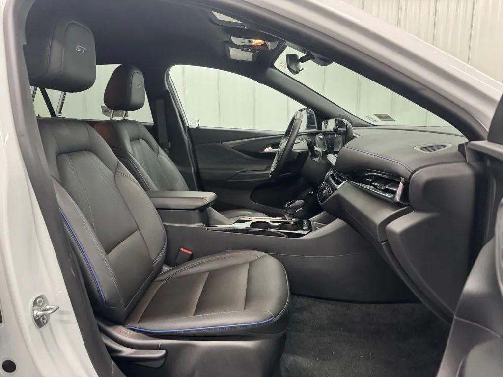 used 2025 Buick Envista car, priced at $23,994