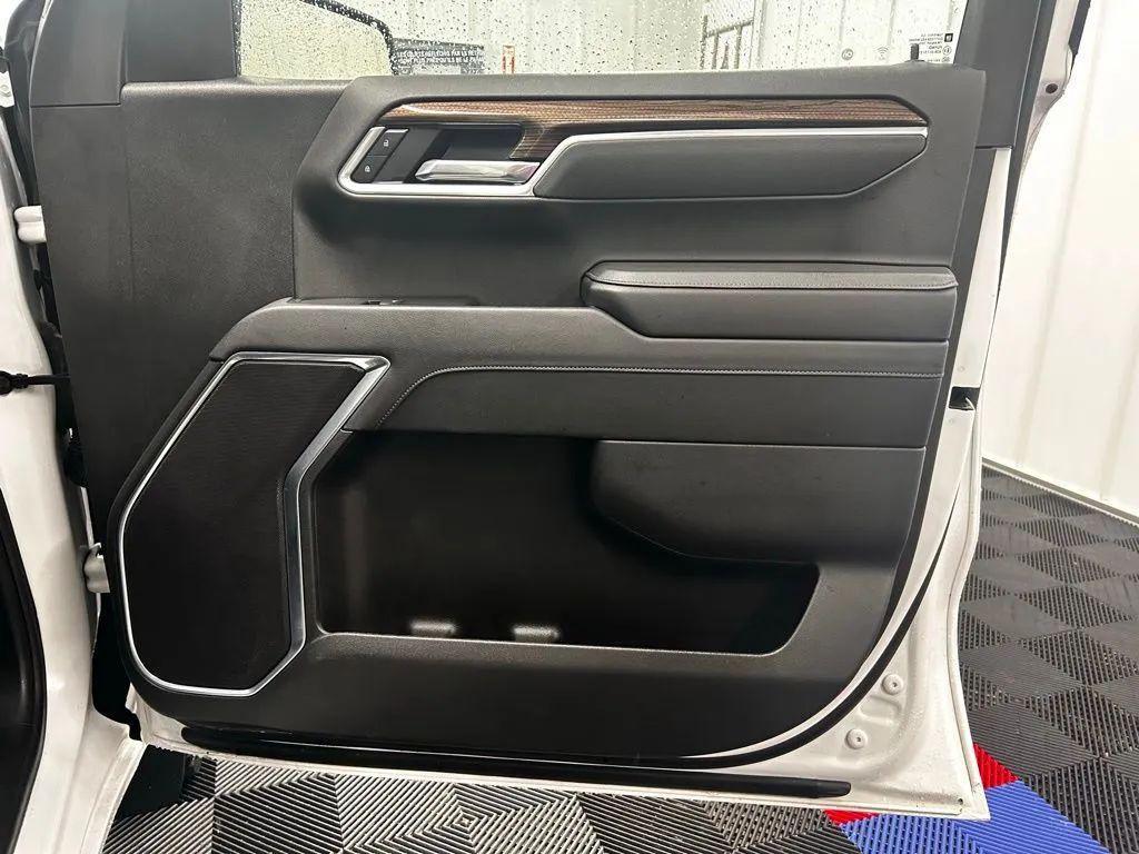 used 2025 Chevrolet Silverado 1500 car, priced at $41,995