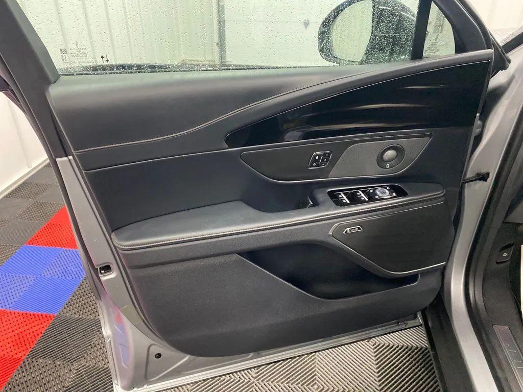 used 2024 Lincoln Nautilus car, priced at $48,900