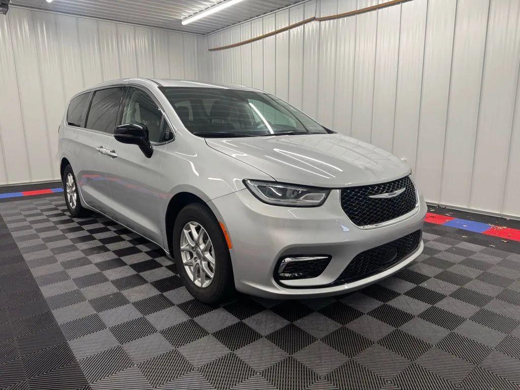 used 2024 Chrysler Pacifica car, priced at $24,145