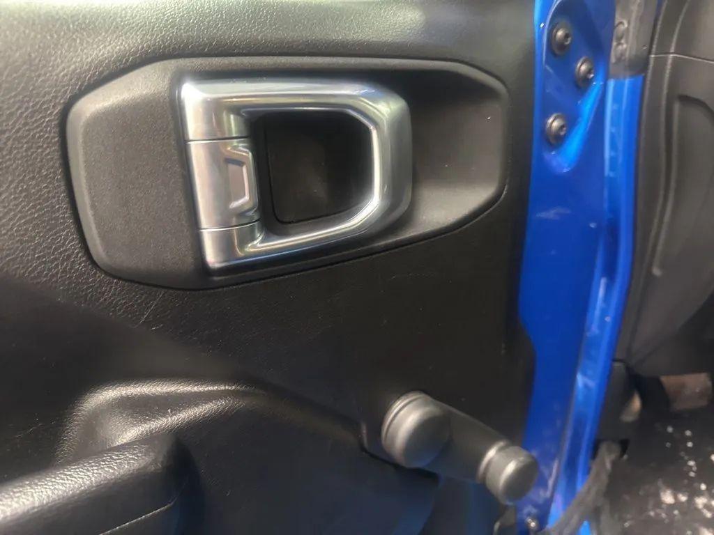 used 2022 Jeep Gladiator car, priced at $23,448