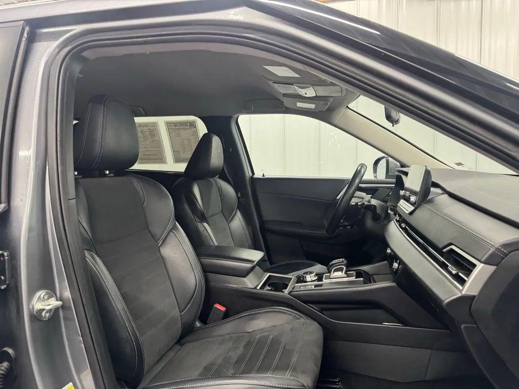 used 2024 Mitsubishi Outlander car, priced at $22,294