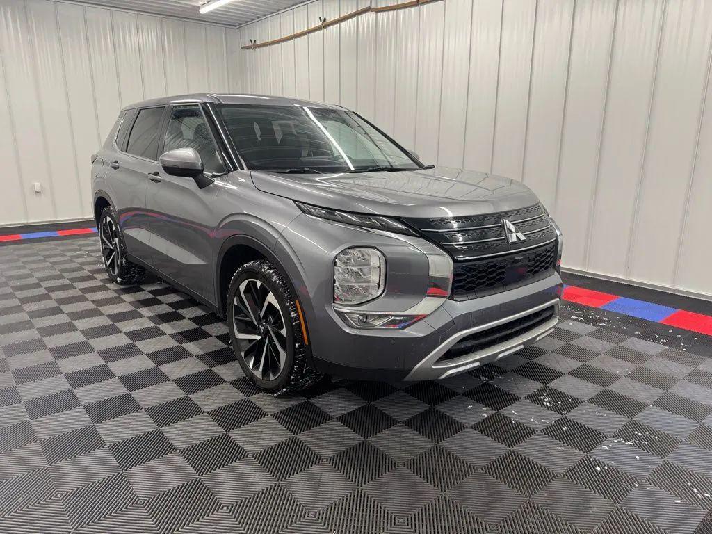 used 2024 Mitsubishi Outlander car, priced at $22,294