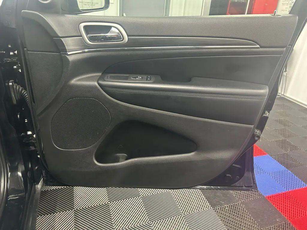 used 2022 Jeep Grand Cherokee car, priced at $20,795