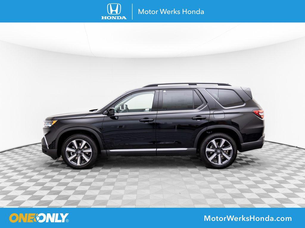 new 2025 Honda Pilot car, priced at $47,276
