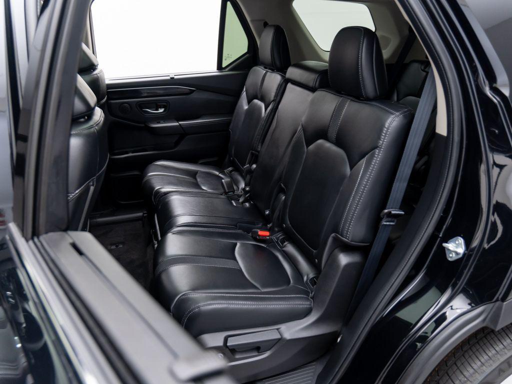 new 2025 Honda Pilot car, priced at $47,276