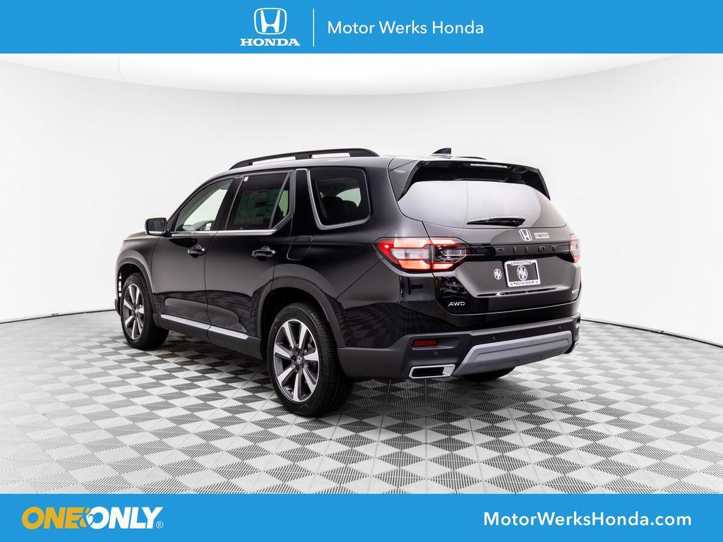 new 2025 Honda Pilot car, priced at $47,276