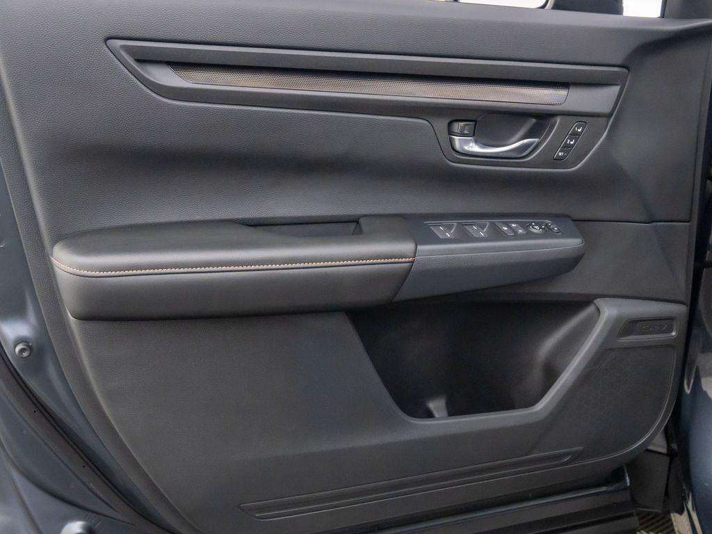 new 2026 Honda CR-V Hybrid car, priced at $39,583