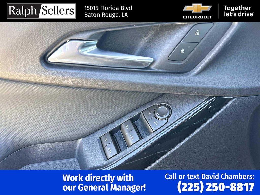 new 2026 Chevrolet Equinox car, priced at $28,030