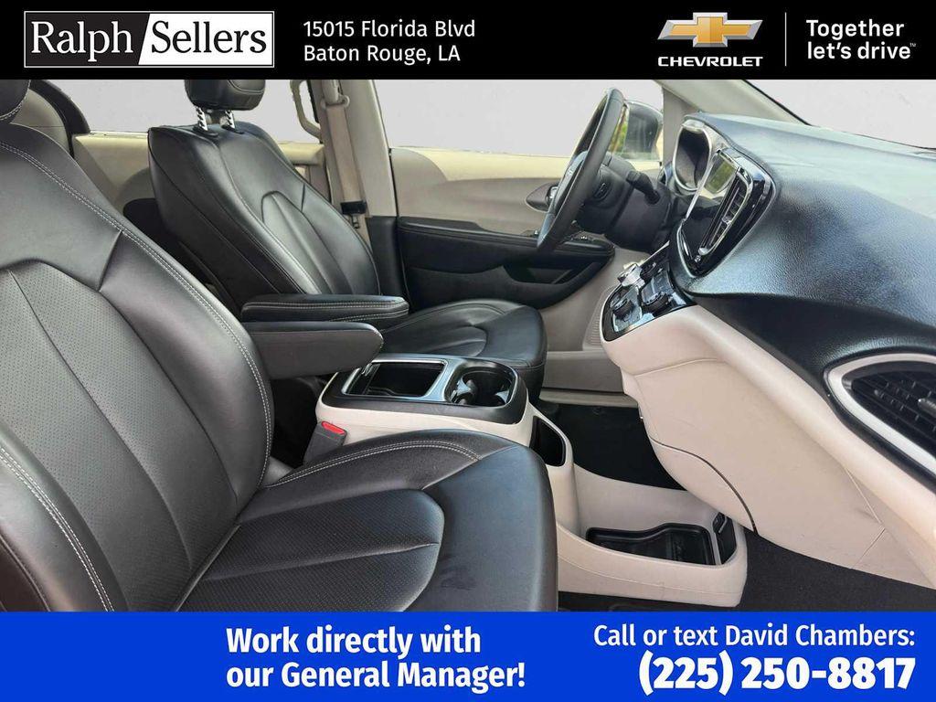 used 2023 Chrysler Pacifica car, priced at $21,500