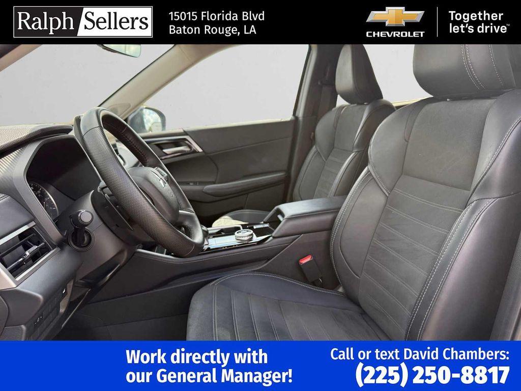 used 2025 Mitsubishi Outlander car, priced at $27,095