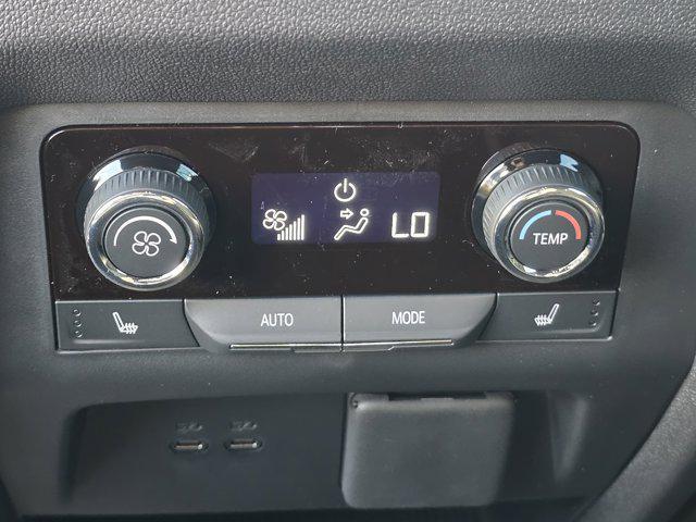 new 2026 Chevrolet Traverse car, priced at $58,580