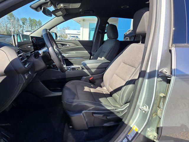 used 2024 Chevrolet Traverse car, priced at $31,583