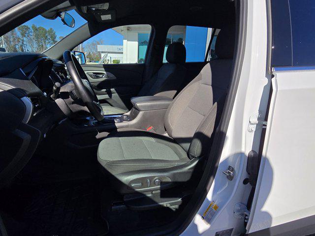 used 2023 Chevrolet Traverse car, priced at $19,993