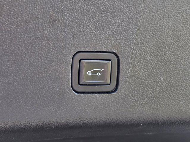 used 2023 Chevrolet Traverse car, priced at $19,993