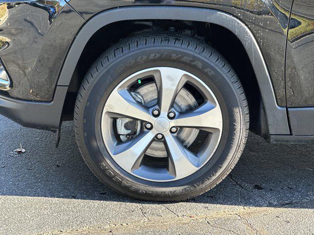 used 2021 Jeep Cherokee car, priced at $22,895